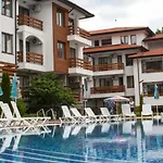 Gardenia Hills Hotell 3*