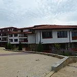 Gardenia Hills Hotell 3*