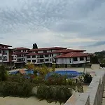 Gardenia Hills Hotell 3*