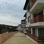 Gardenia Hills Hotell