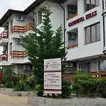 Gardenia Hills Hotell 3*