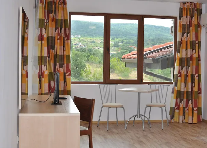 Gardenia Hills 3*