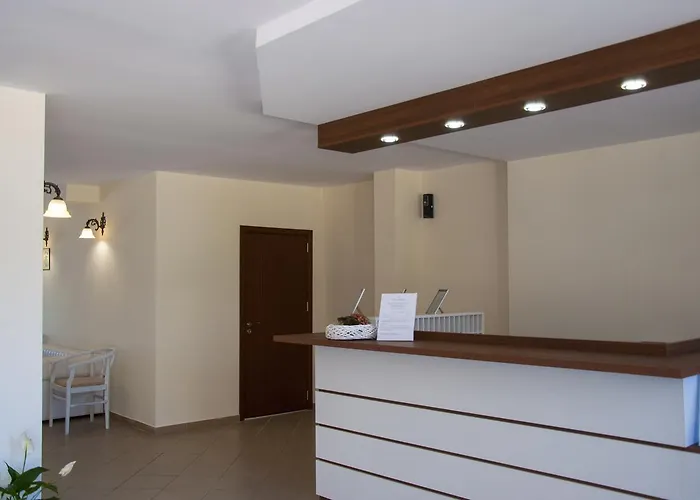 Gardenia Hills Hotel