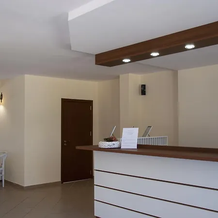 Gardenia Hills Хотел