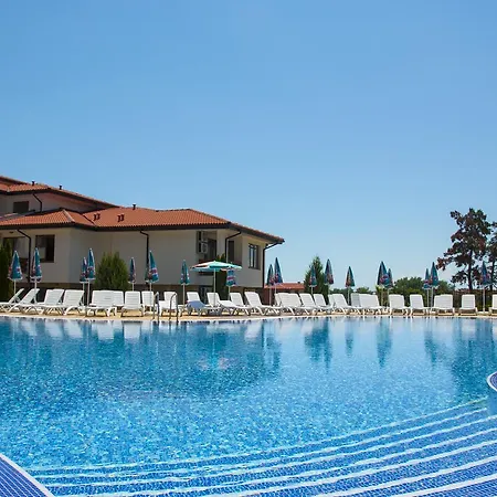 Хотел Gardenia Hills